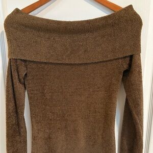 Cache Off Shoulder Sweater Small – Brown Soft Knit w/ Gold Metallic Threading
